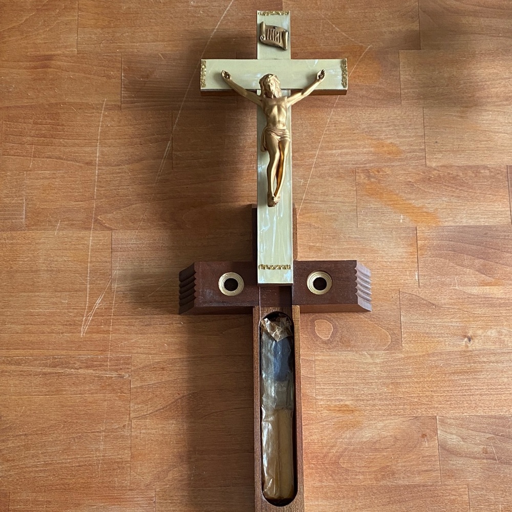 Vintage Wooden Crucifix Sick Call Kit with Gold Accents - Picture 4 of 16
